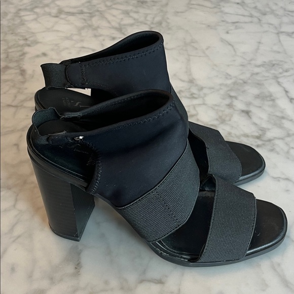 Simply Vera Vera Wang Shoes - Simply Vera Vera Wang Black Block Heel Sandals